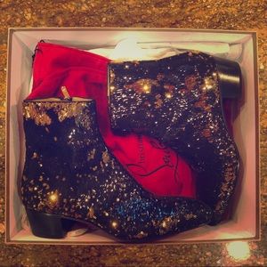 Christian Louboutin. Huston 40 Paillette Caresse